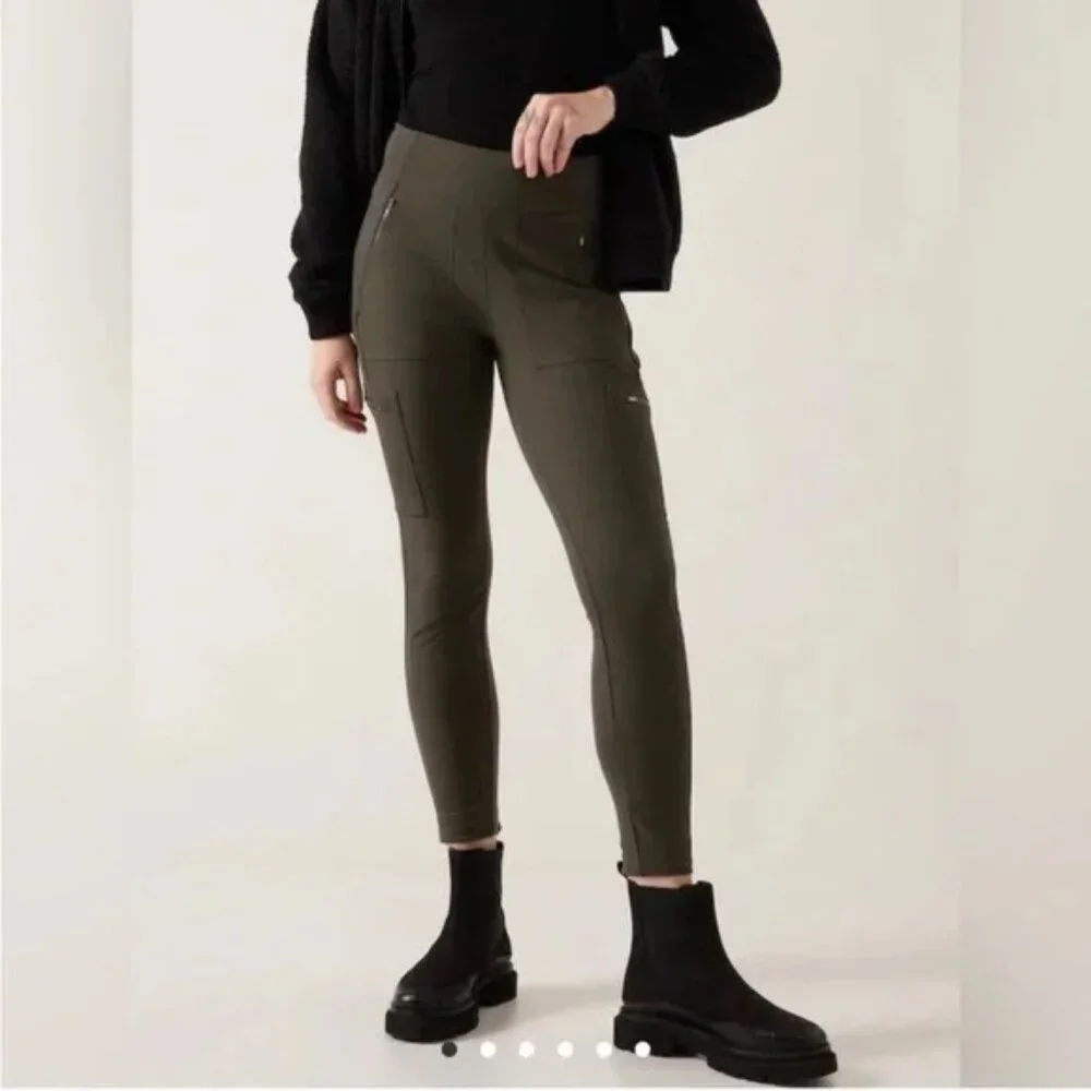 Athleta Headlands Hybrid Cargo II Tight size 26 Peat